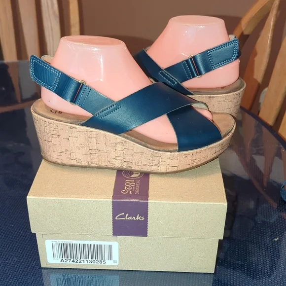 Clarks Black Leather Wedge Sandals - Picture 3 of 7